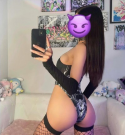 Nada, 21 ans, Roquebrune-sur-Argens